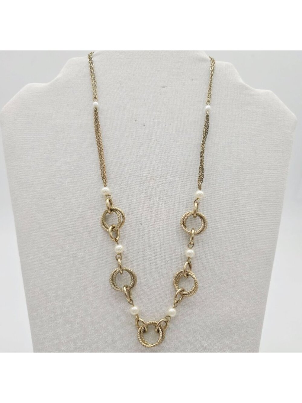 Gold-Tone Chain Necklace With Textured Rings & Faux Pearls Lobster Clasp Closure